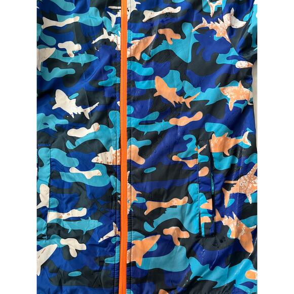 Kids Rain Jacket that changes color when wet. Size 10-12 or size Large - Picture 4 of 9